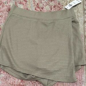 Gilly Hicks Green Skort